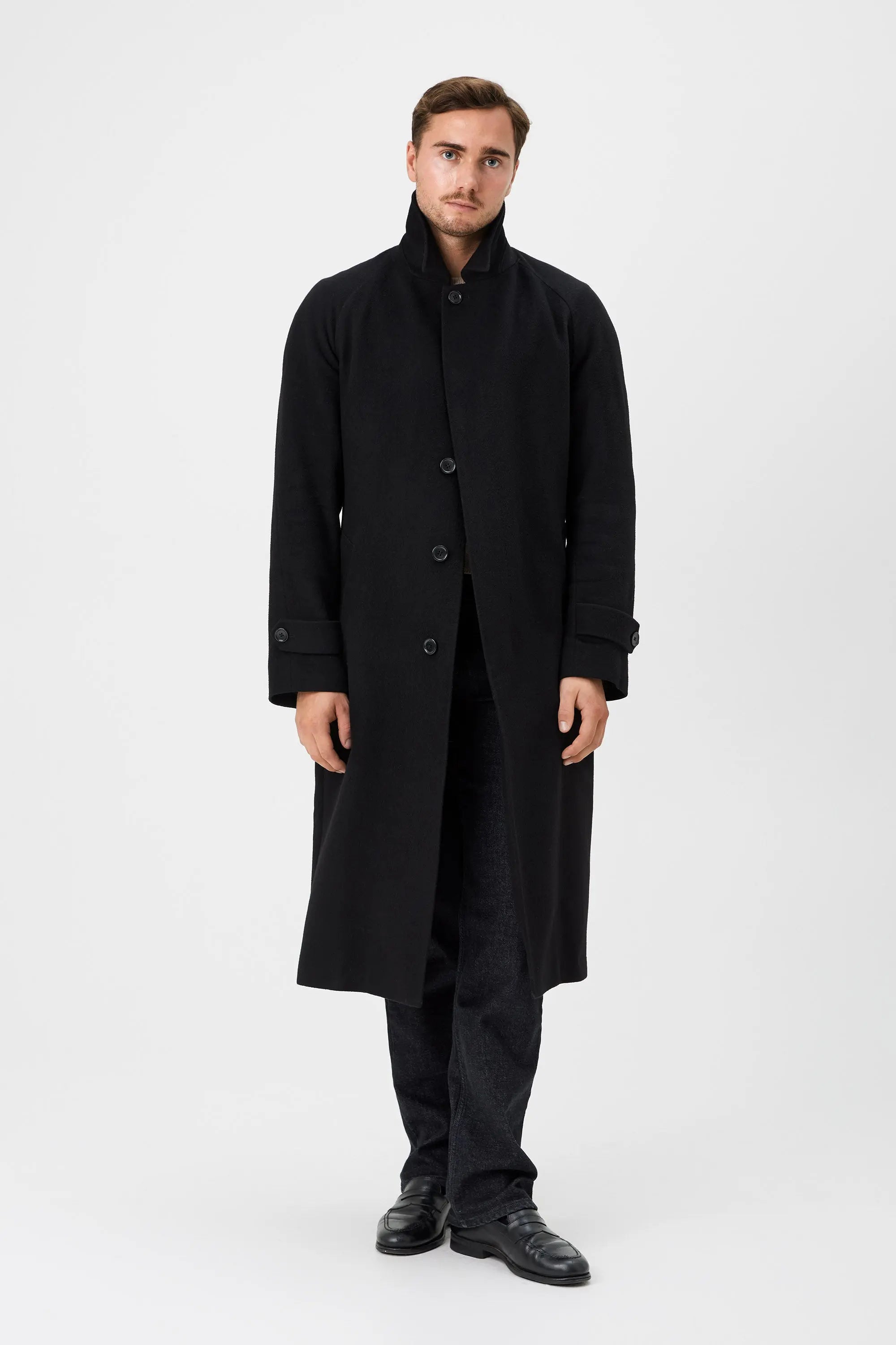 03 - Raglan Coat - Black Giabe