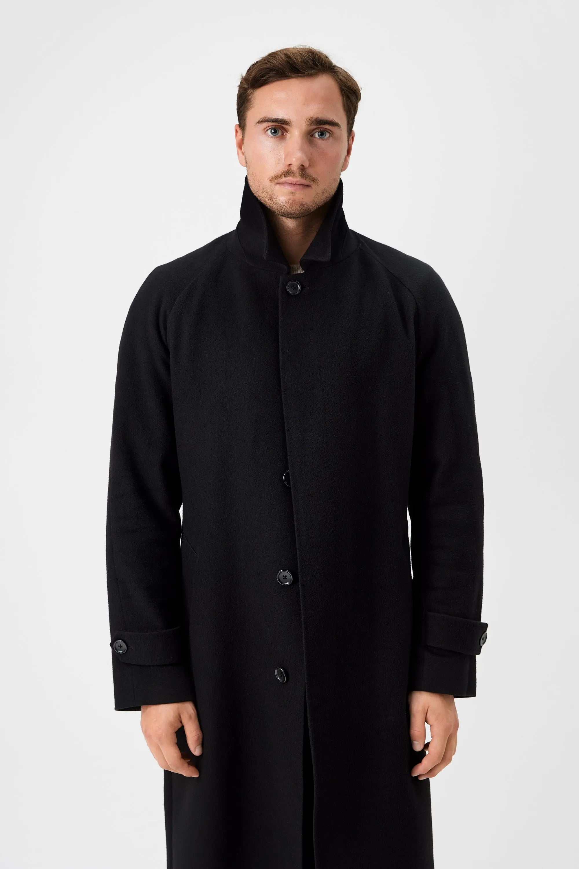 03 - Raglan Coat - Black Giabe