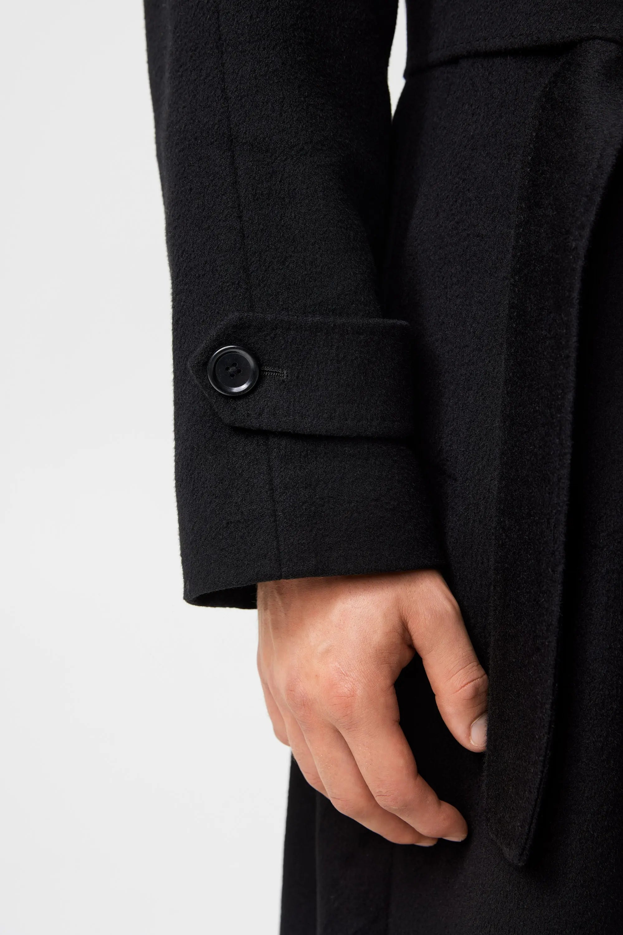 03 - Raglan Coat - Black Giabe