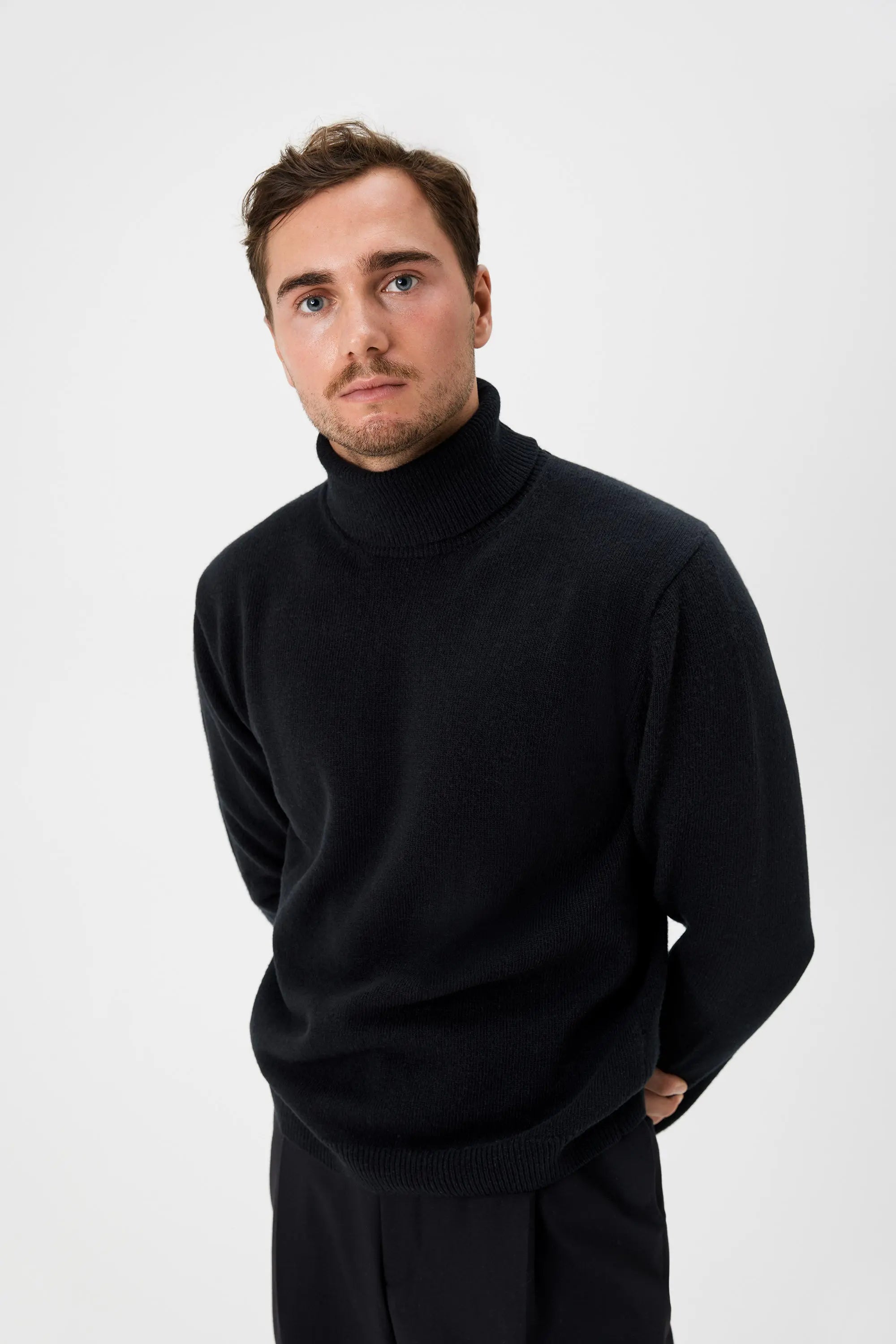 03 - Roll Neck - Wool - Black Giabe